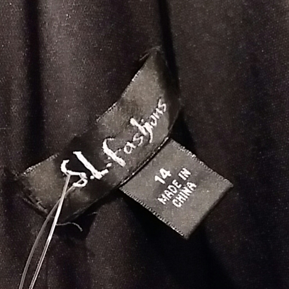 Dress - Picture 6 of 7